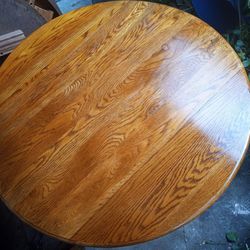 Round Oak Tables 
