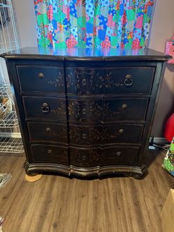 Bombay Chest