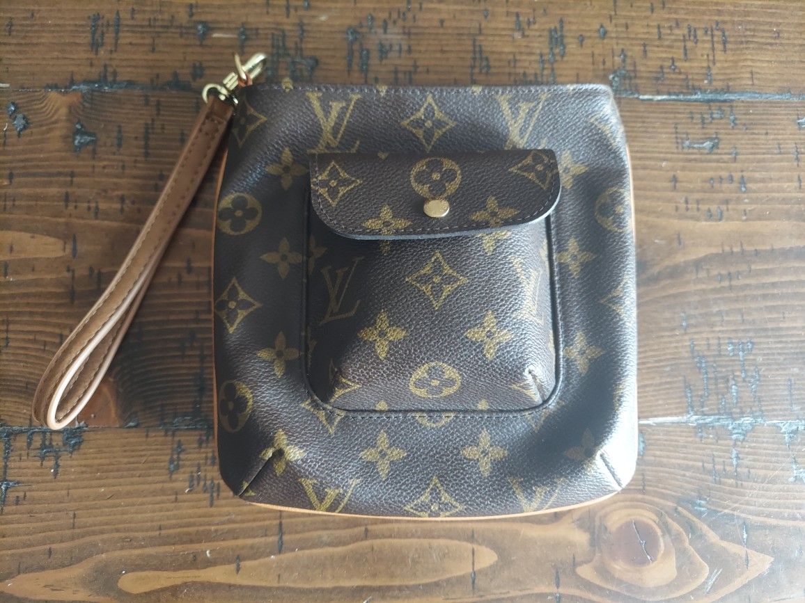 LOUIS VUITTON Authentic Monogram Partition Pouch Wristlet M10043