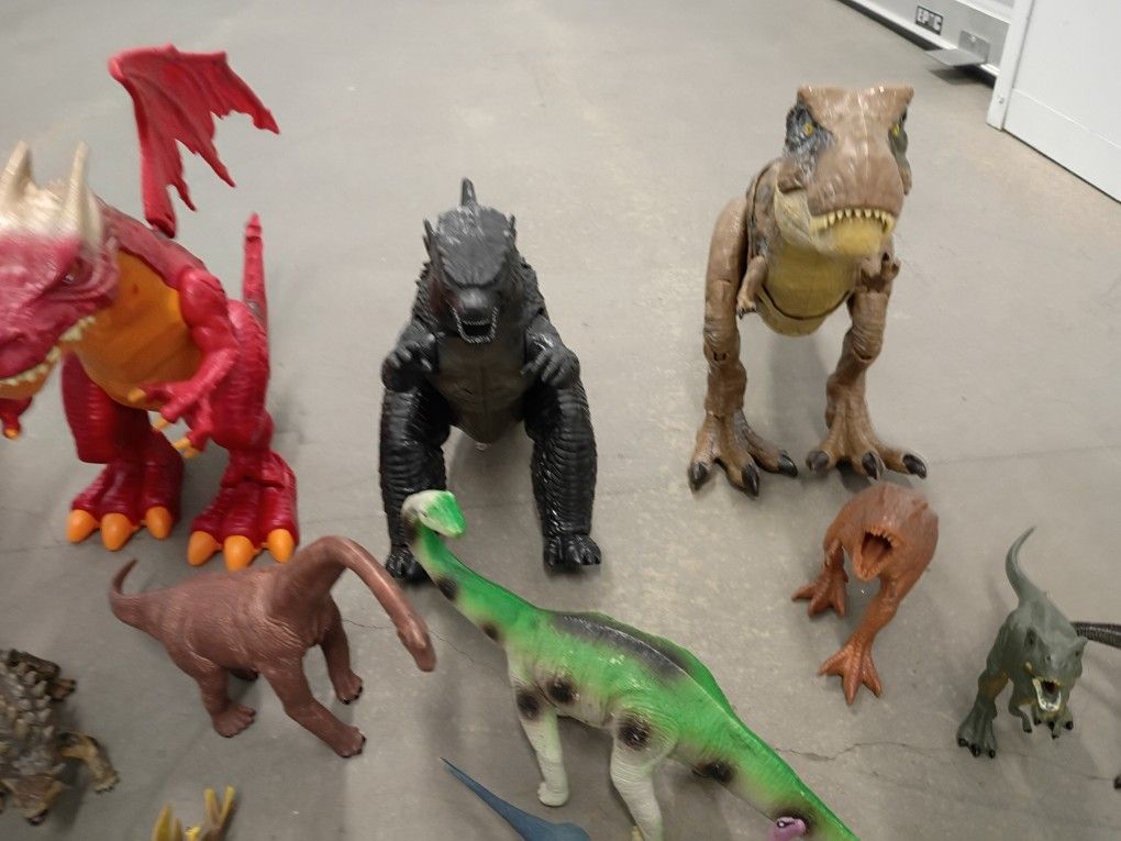 The Dinosaurs The Big Dragón & The Godzilla