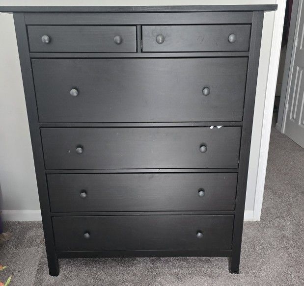 Real Wooded 6 Piece Dresser