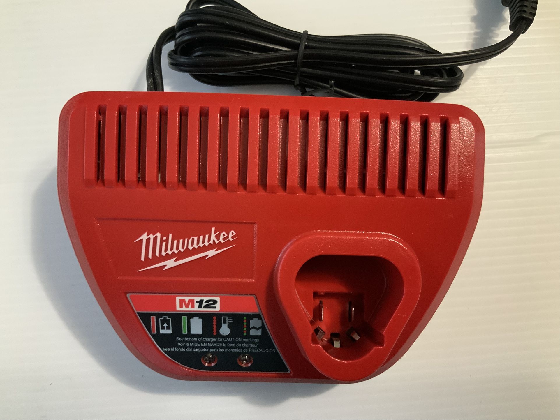 New Milwaukee M12 Battery Charger 