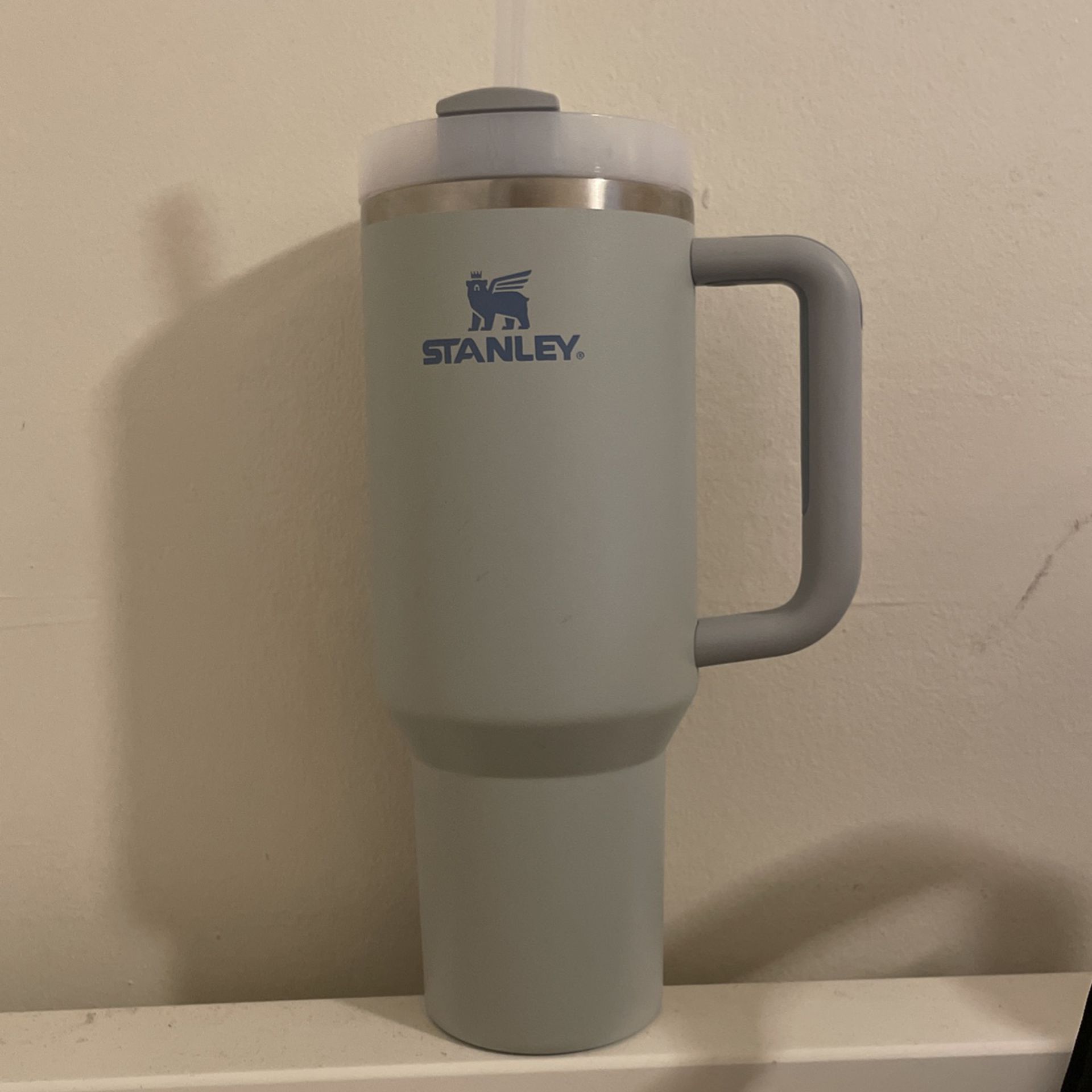 STANLEY The Big Grip Travel Quencher 40 Oz-Grapefruit for Sale in Alta  Loma, CA - OfferUp