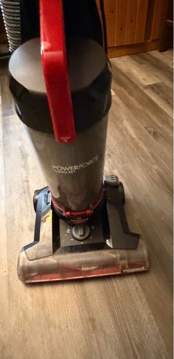 BISSELL CleanView Compact Upright Vacuum with Scatter-Free Technology, Red, 3508.Pick up only Elizabeth Nj