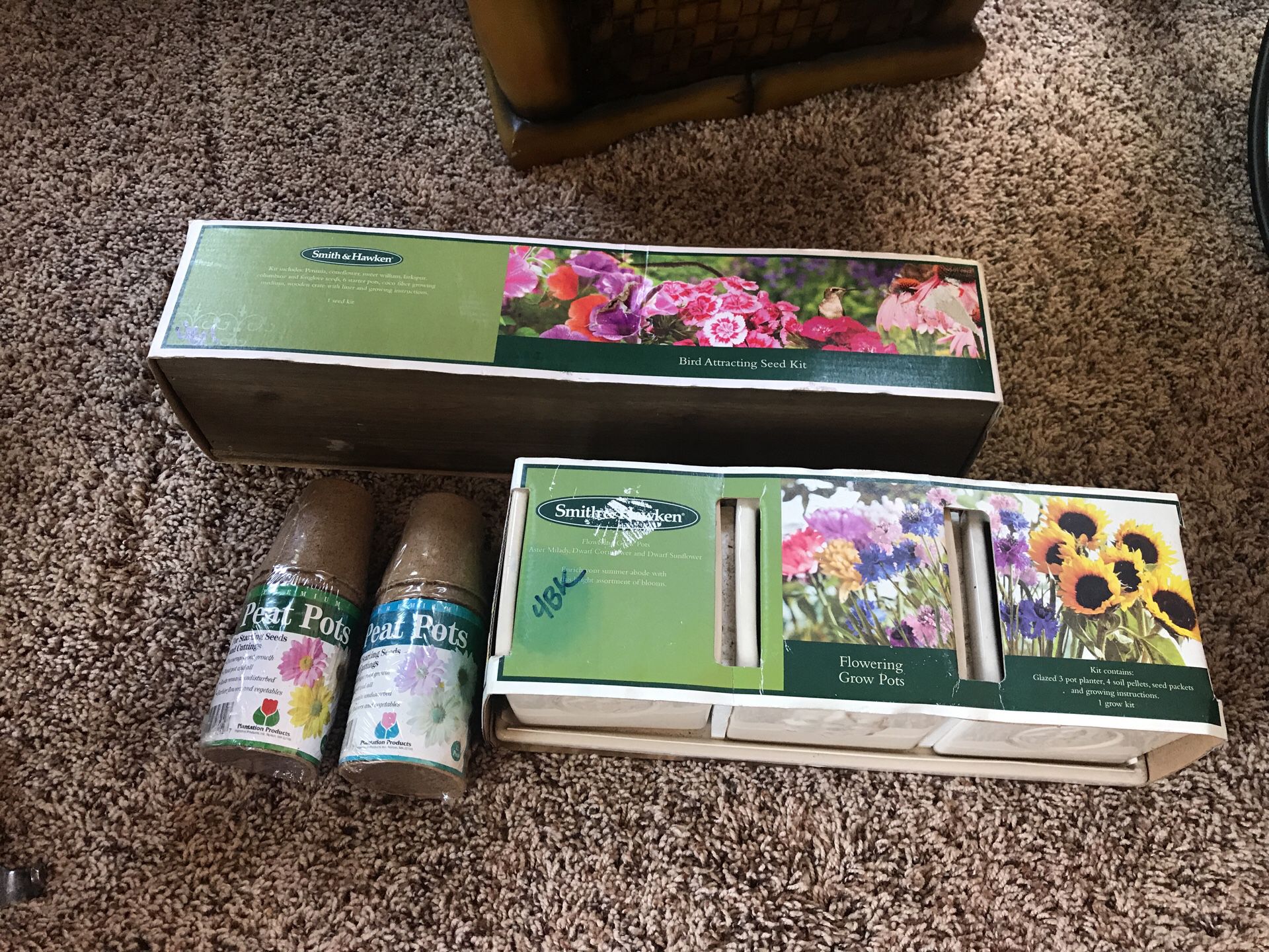 Smith & Hawken Bird Kit, Flowering Grow Pots & Peat Pots Never Used
