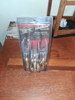 A Nightmare on Elm street deluxe Glove