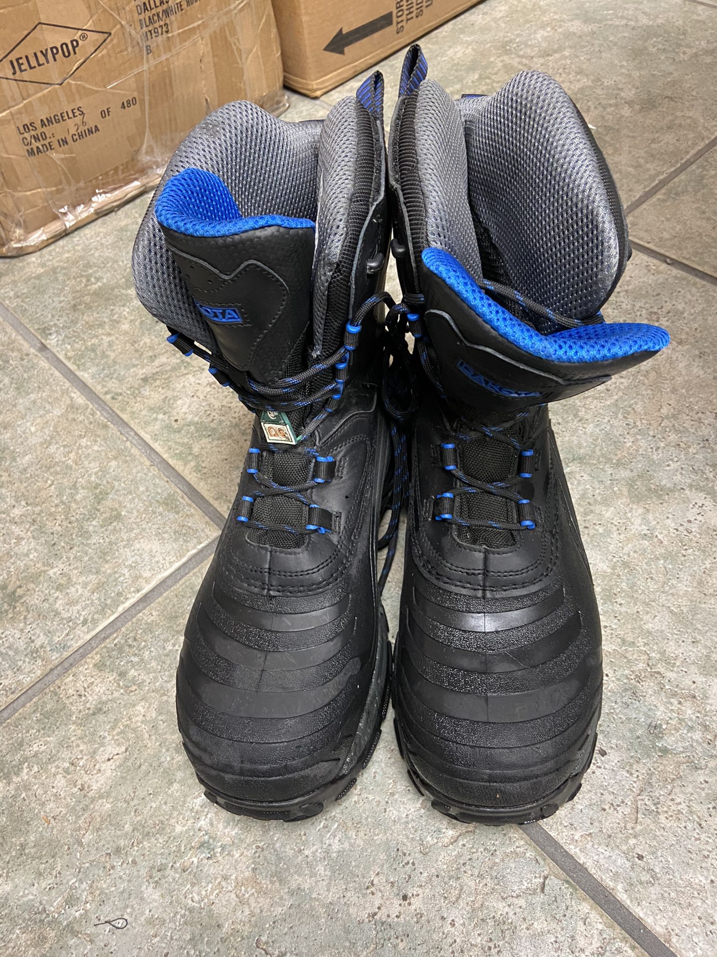 Dakota men’s work boot thermoelectric boot sizes available 11 and 12