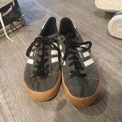 Adidas  Sneakers