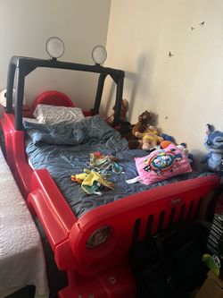 Little tikes - car bed