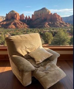Soft Green lounge 🪑 full recline