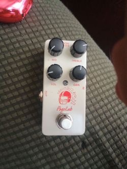 Distortion pedal