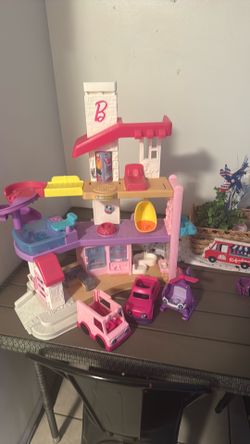 Little People Barbie Dreamhouse