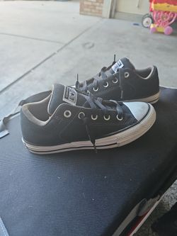 Boys Converse Size 4