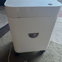 10 Sheet Crosscut Shredder 