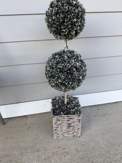 Fake Tree Decor: Outdoor/Indoor