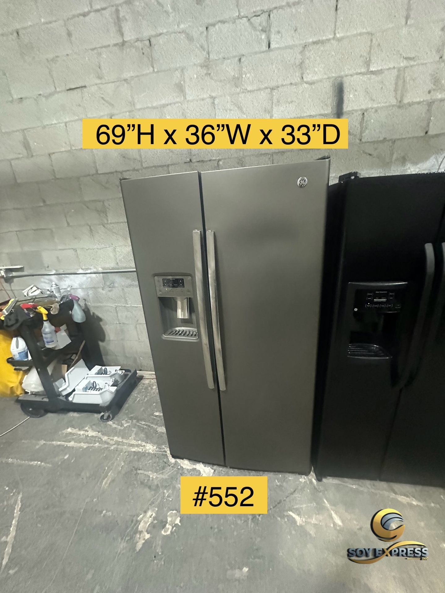 GE Refrigerator Side By Side With Water And Ice Maker Dispenser (#552)