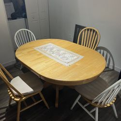 Table W/ Leaf 4 Chairs And Cushions