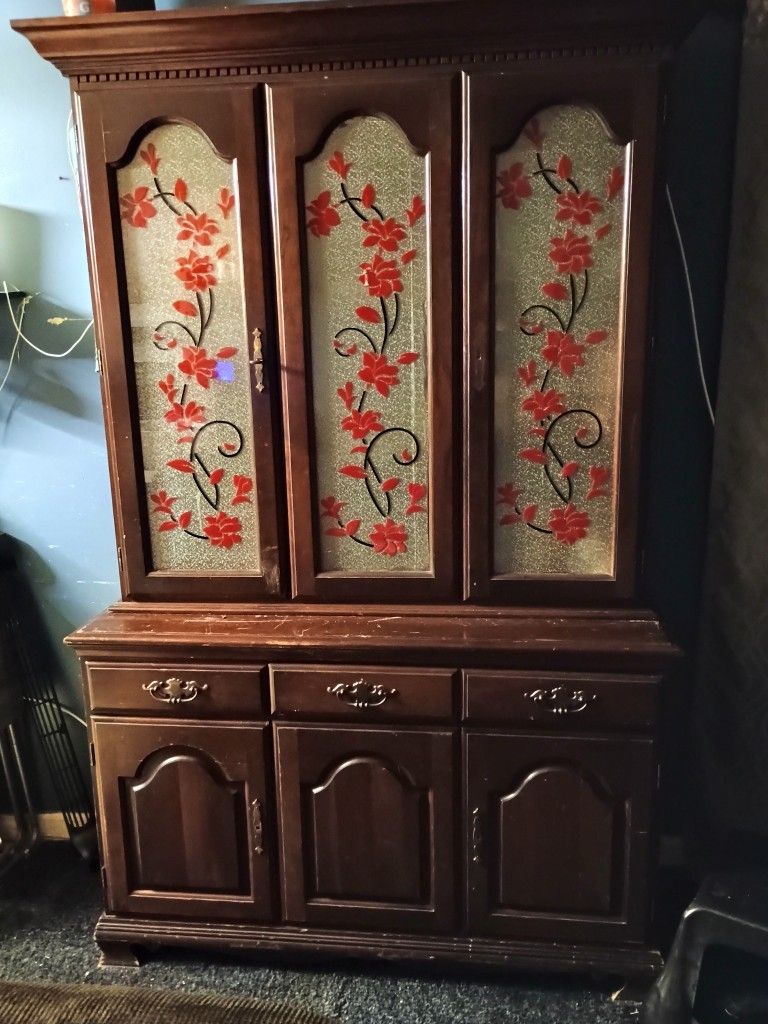 China Cabinet/Hunch