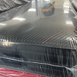 TWIN XL SIMMONS BEAUTYREST (FIRM) MATTRESS & BOX SPRING BED SET