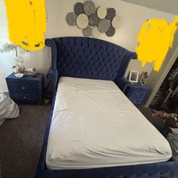Beautiful 4pc Blue Velvet QUEEN BDRM SET