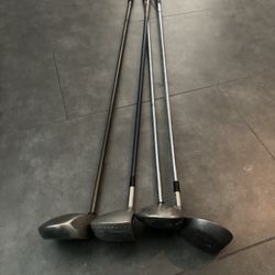  4 Golf Clubs Taylor made And Callaway Woods 