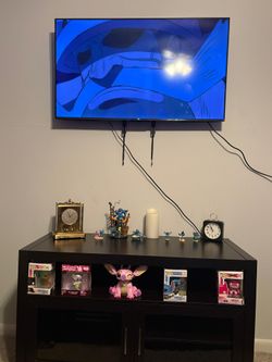Tv Stand / Tv Entertainment Center