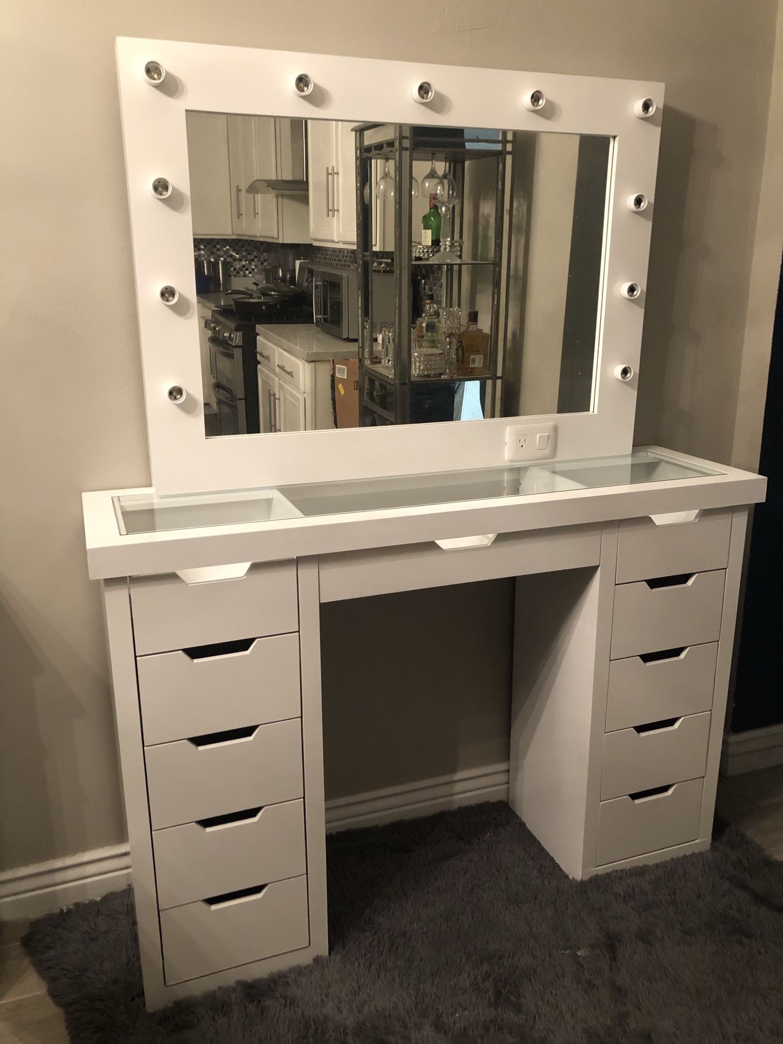 Vanity Desk With Mirror