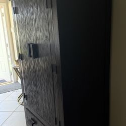 Armoire, Storage