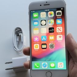 iPhone 6 - UNLOCKED - Like New 
