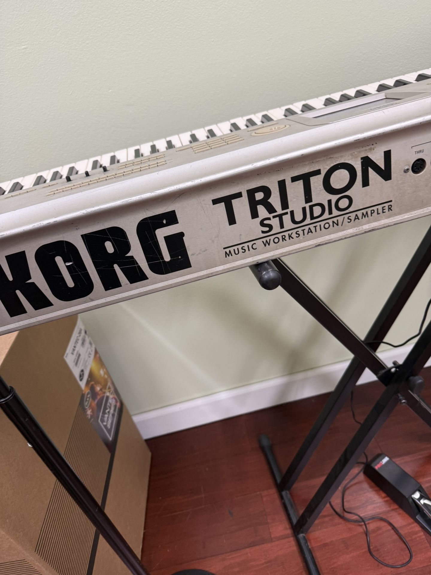 Korg Tritón 
