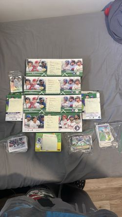 2022-2023 TOPPS baseball card