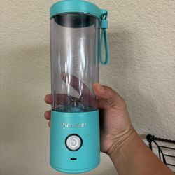 Portable blender