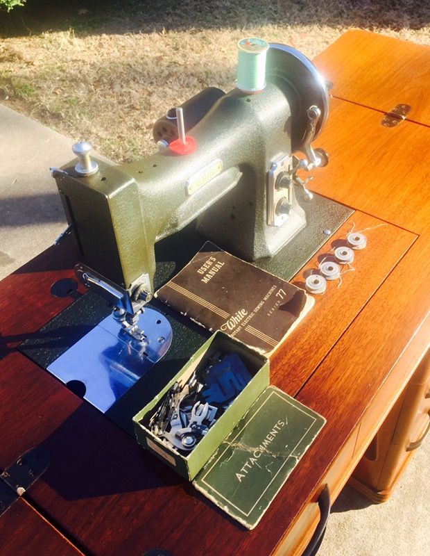 VINTAGE 1938 WHITE SERIES 77 ROTARY ELECTRIC SEWING MACHINE for Sale in
