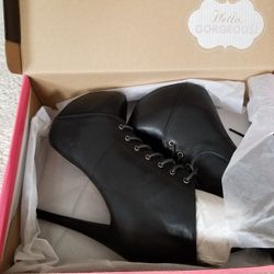 Brand new black boot/heels sz 8