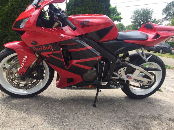 Honda 2005 rr 600