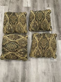 pillows (set of 4)