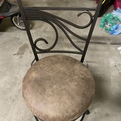 2 Bar Stools