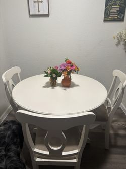 Circle Table