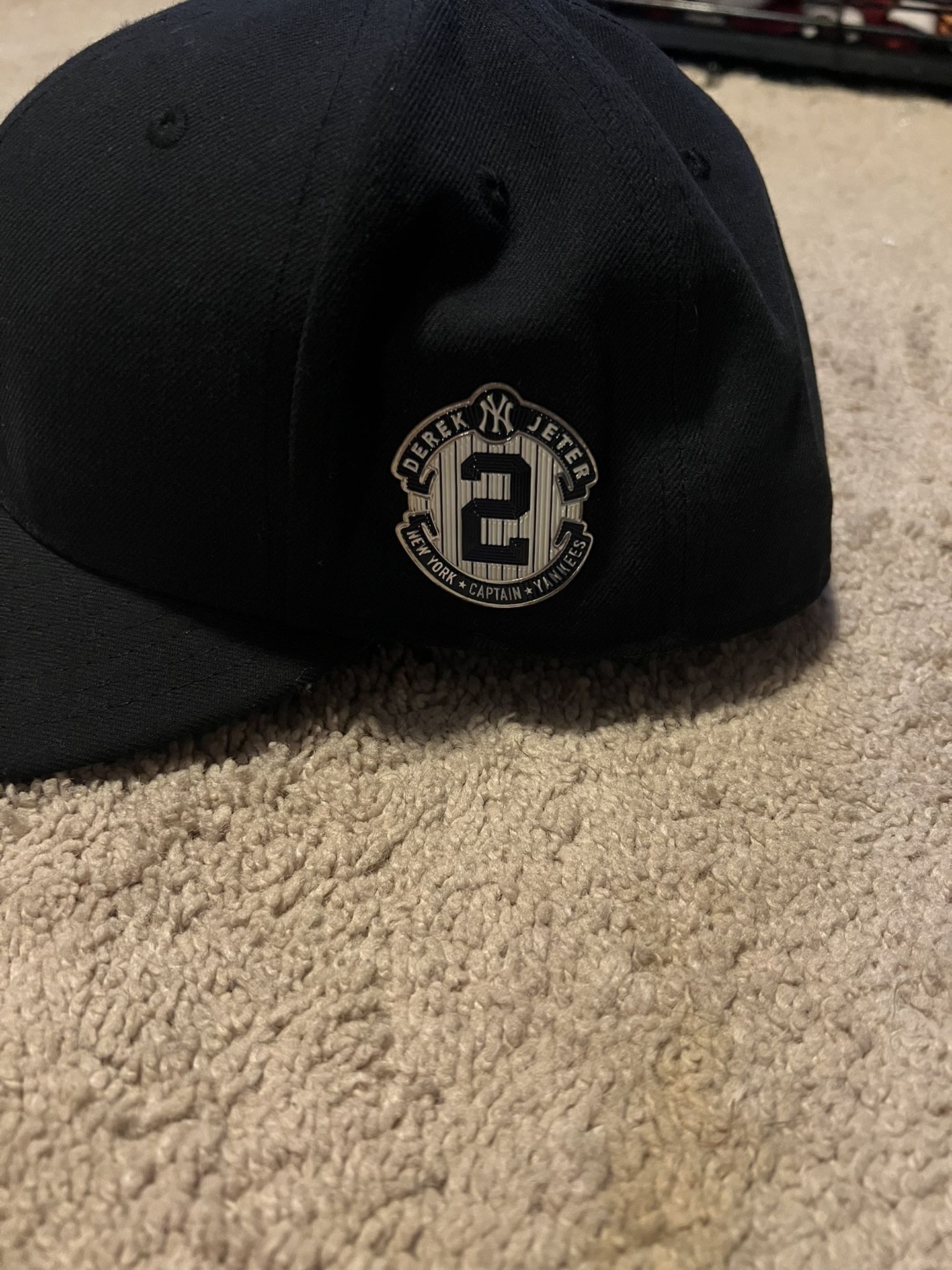 Derek Jeter Jersey New York Yankee World Series Throwback With 7 New  Patches for Sale in Sacramento, CA - OfferUp