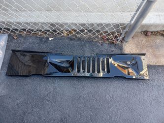 08-18 Jeep Wrangler JK Wiper Cover For Hood