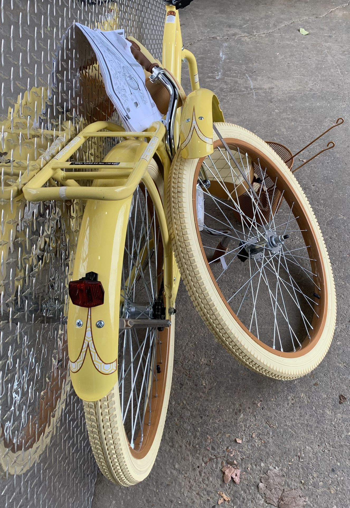 Huffy Nel Lusso Classic Cruiser Bike w/ Perfect Fit Frame, Women's, Yellow, 26”