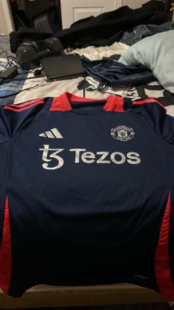 Manchester United jersey (no name)
