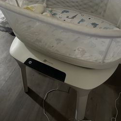 4moms MamaRoo Sleep Bassinet, Supports Baby's Sleep with Adjustable Features - 5 Motions, 5 Speeds, 4 Soothing Sounds