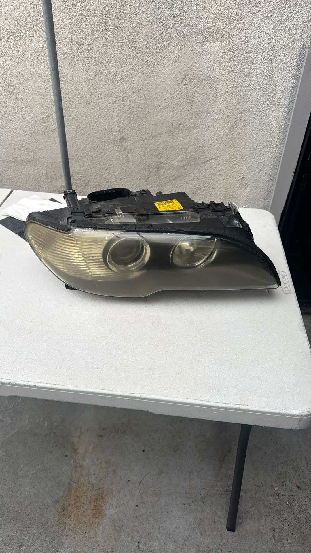 Pre-Owned BMW 2004 325CI Headlights