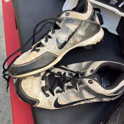 Nike softball cleats