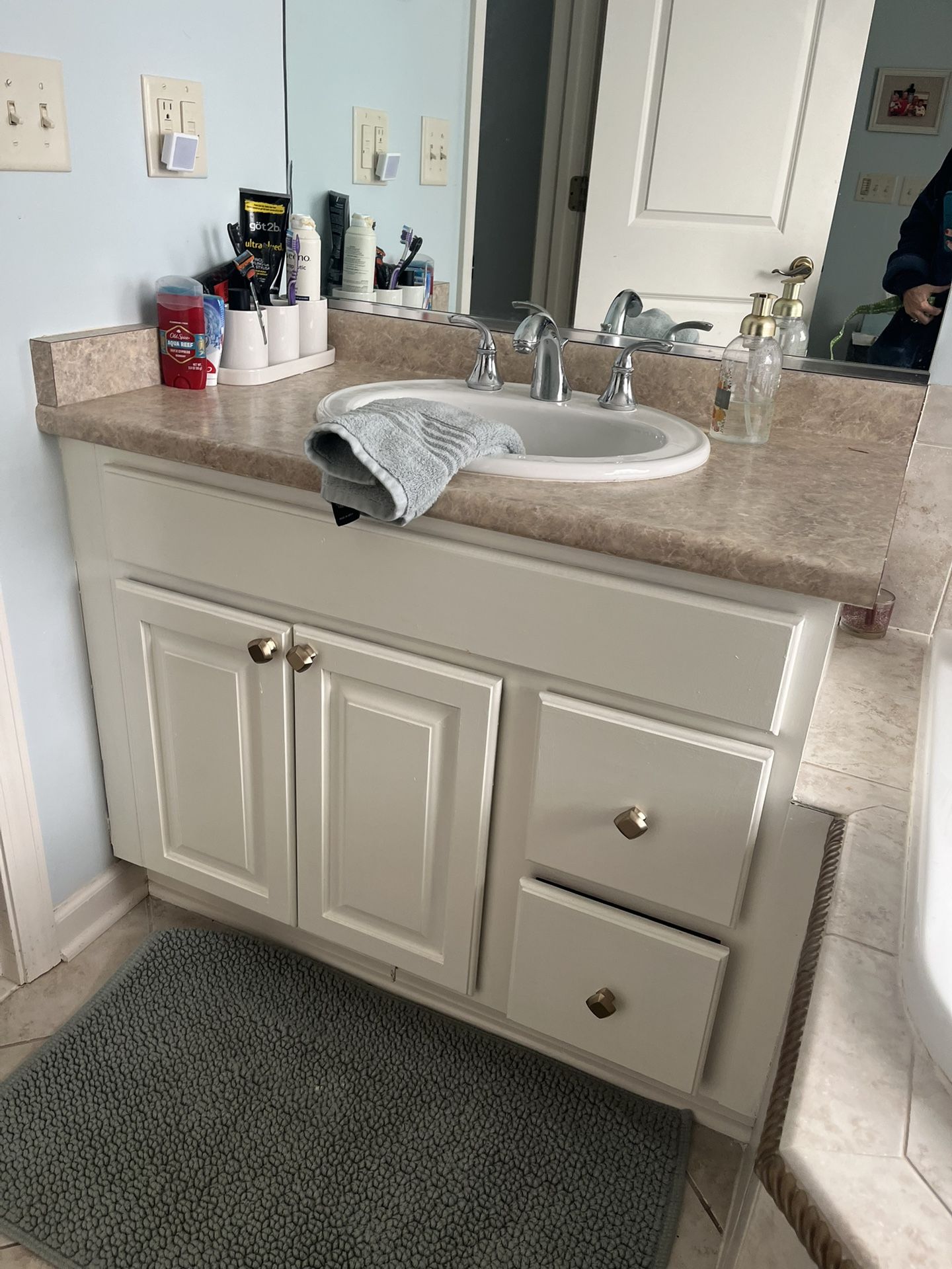 Vanity tops With sinks and faucets 2 For $75