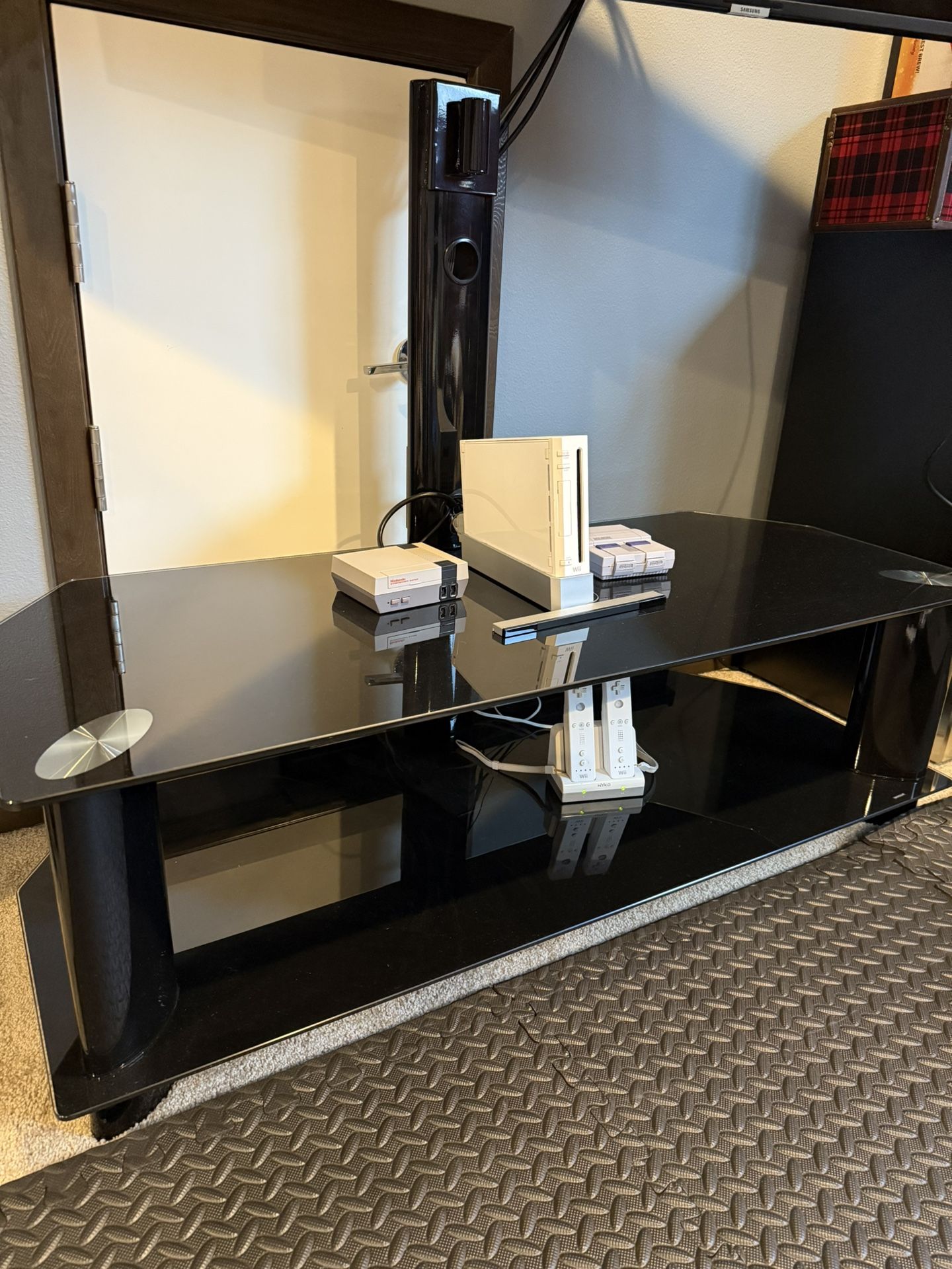 Black Glass Tv Stand & Mount