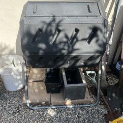 Outdoor Compost Tumbler