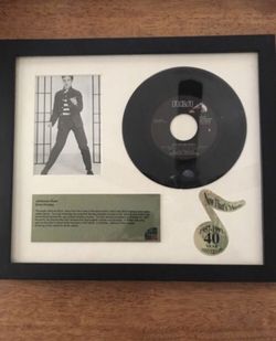 ELVIS COLLECTIBLE FRAME