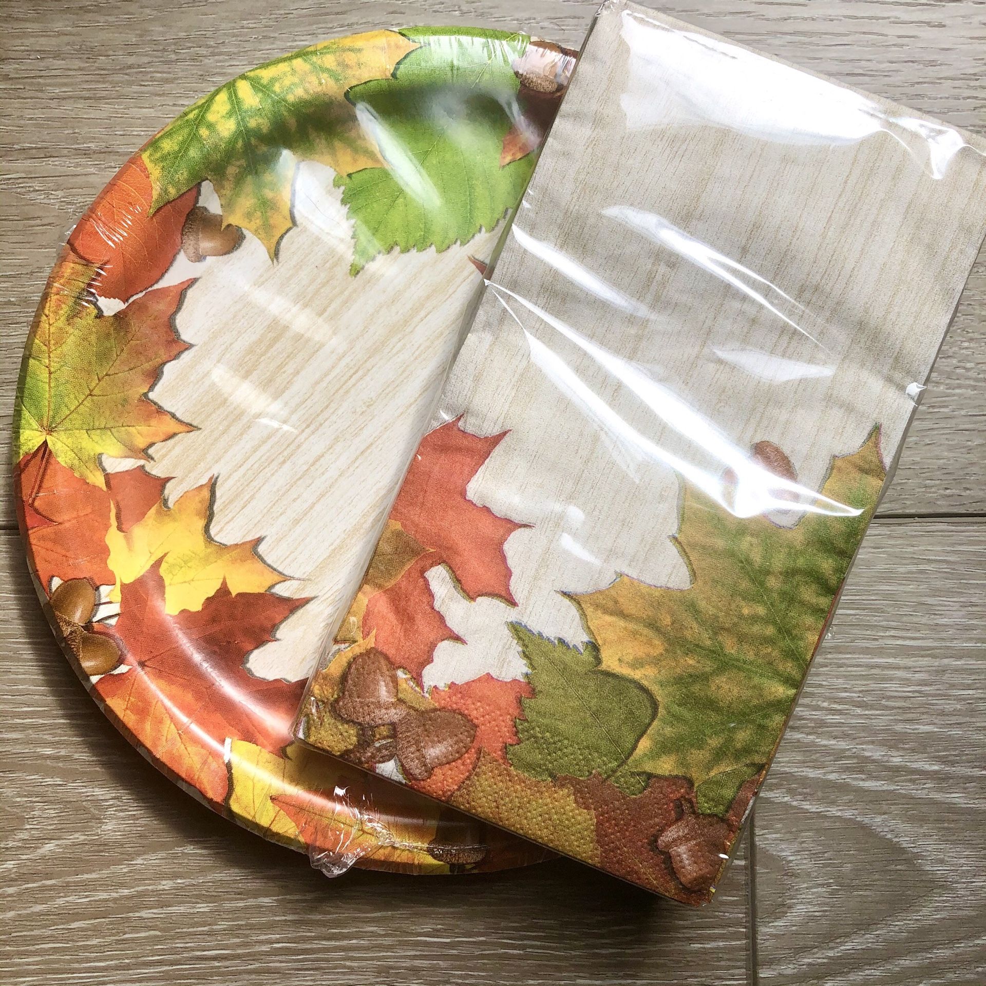 18/14ct Fall Elegant Thanksgivings Paper Plates + Serving Napkins Set- Leaves